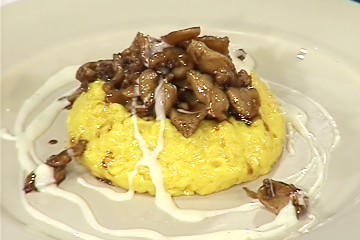 Sformato di riso con fonduta e coniglio (Arroz moldeado con fondue y