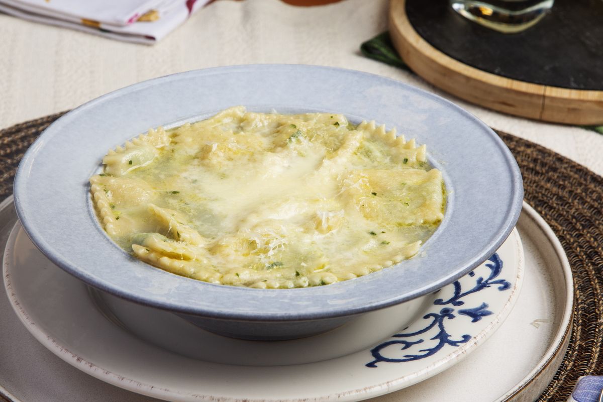 Consomé con Ravioles El Gourmet