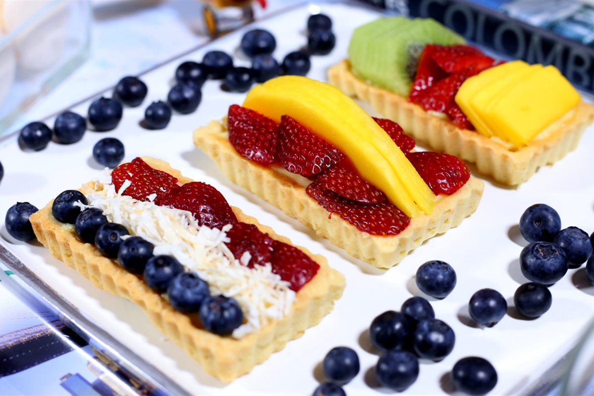 Guirnaldas De Banderas Empavesados Brillantes Multicolores Aislado En